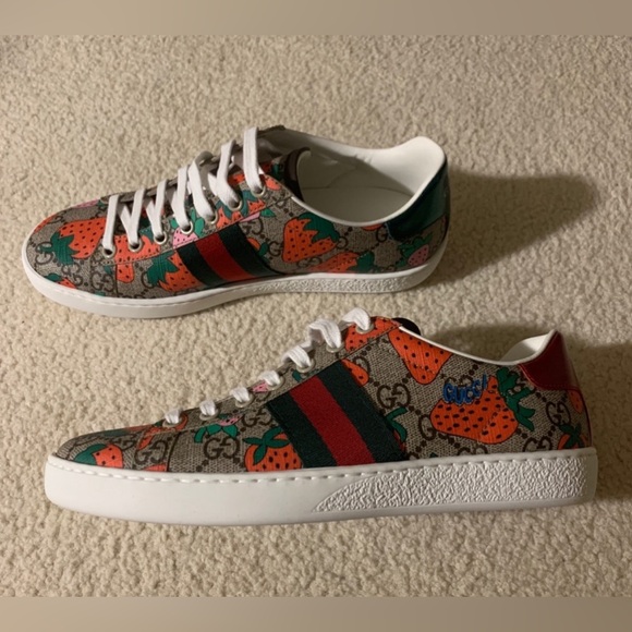 Gucci New Ace sneaker strawberry print - Picture 4 of 9